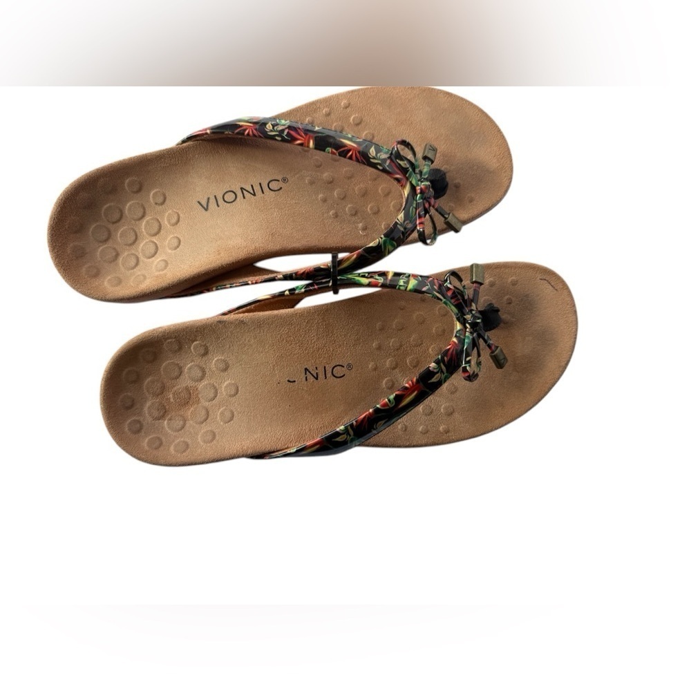 Vionic Bella IIWomen's Floral Toe Post Flip Flop Sandals Size 8 podiatric disign